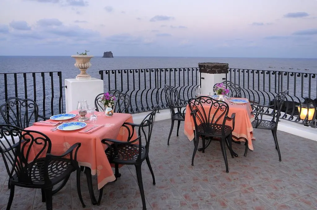 ***  Hotel Villaggio Stromboli - Isola Di Stromboli Italie