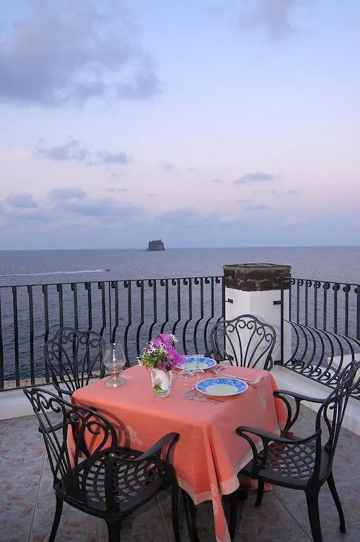 Hotel Villaggio Stromboli - Isola Di Stromboli 3*,